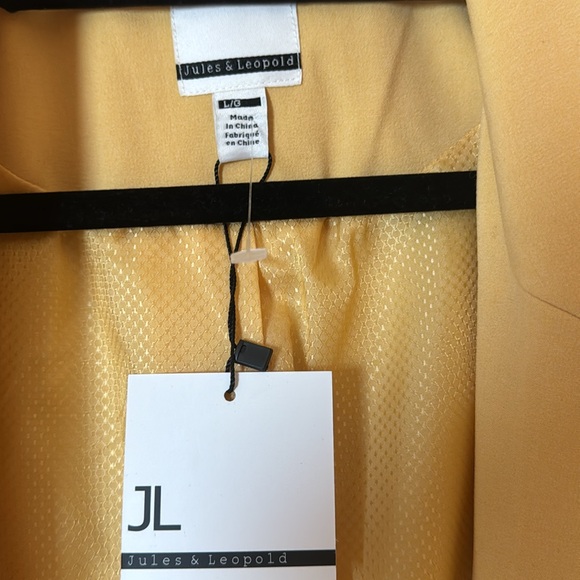 Beautiful yellow blazer. Size large new with tags. - Picture 2 of 4